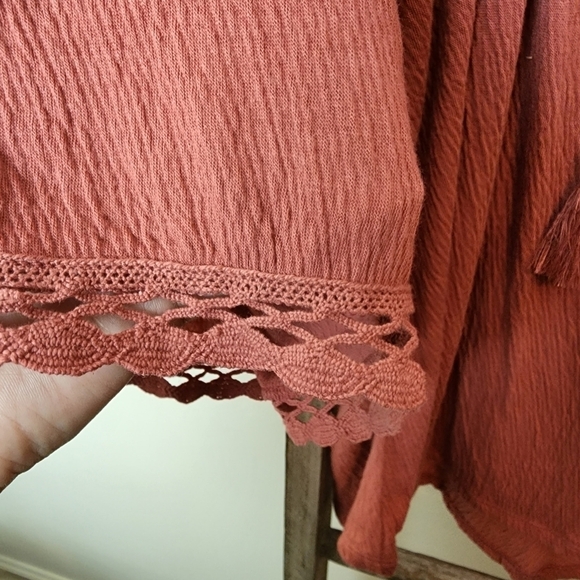 ⭐️40% Off⭐️ Old Navy Pucker Bell Sleeve Top - Picture 8 of 13